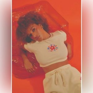 Vacancy Supply X Micke Lindebergh - Blume Baby Tee - Buttercream